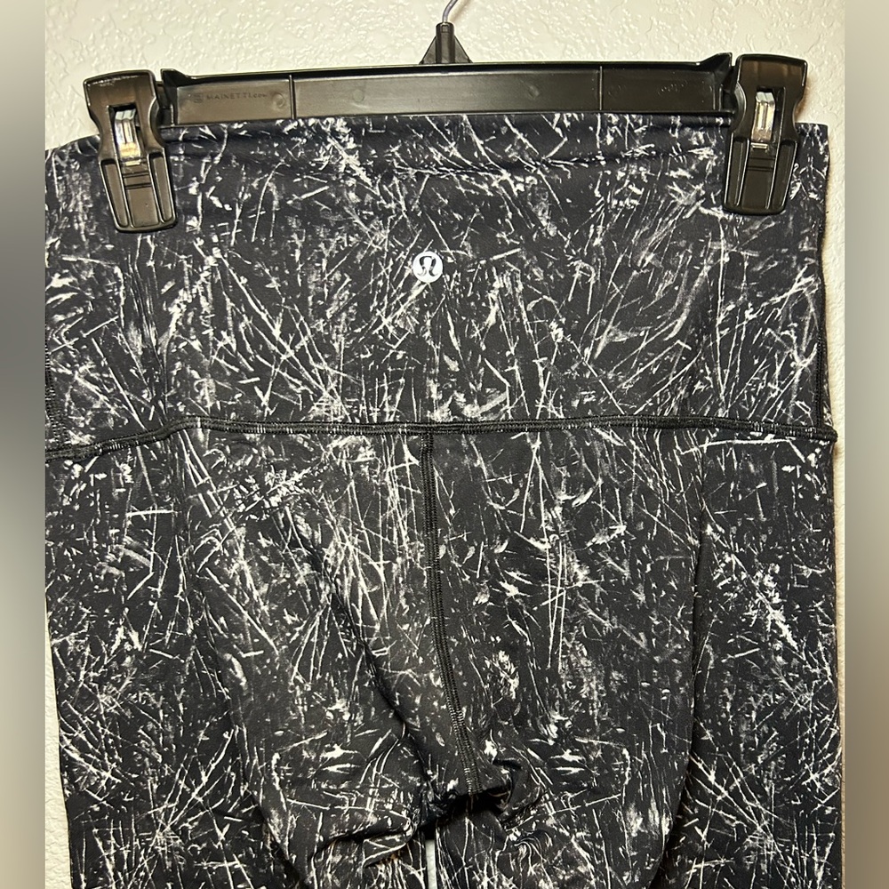 Lululemon Athletica Black and White Abstract Leggings - Picture 2 of 4
